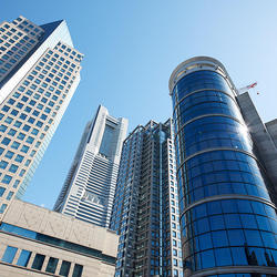 みなとみらいに巨大な氷の塔を発見！の写真