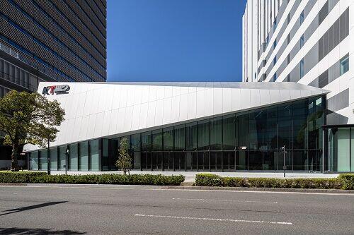KTZeppYokohamaホール棟外観 東面2.jpg
